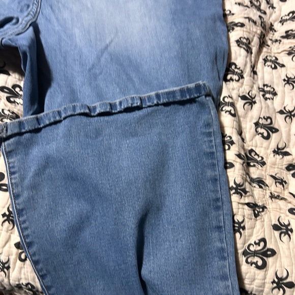 Torrid Classic Blue Denim Jeans - Picture 7 of 7